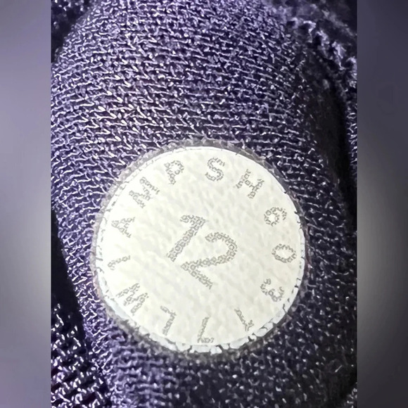 Lululemon Twist and Reach Tank in Heathered Aeon. Size 12 - Picture 10 of 11